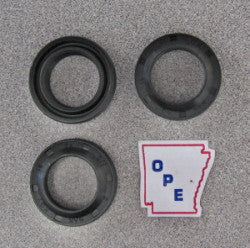 9468 OIL SEALS KIT 3 SEALS IN THIS KIT GIANT FM136